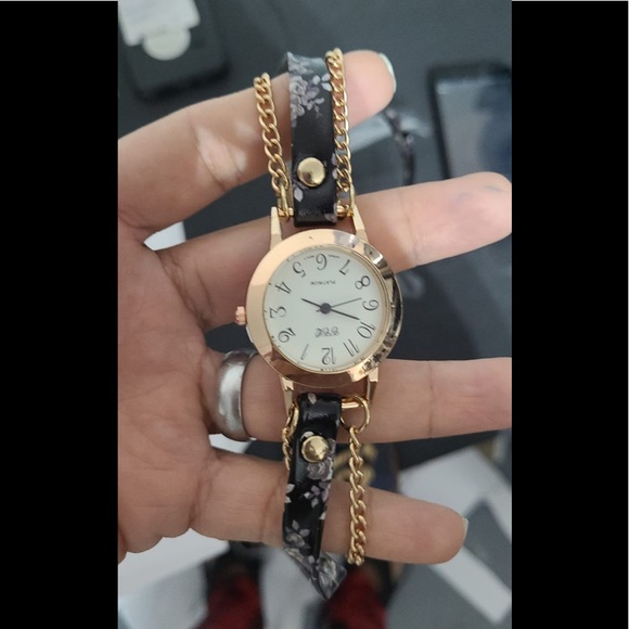 CCQ Flower Leather Bracelet Watches Fashion Women - Picture 7 of 8